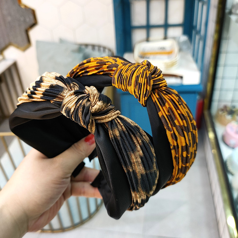 Korean Fashion Best Selling Simple Leopard Pattern Knotted Headband Fashion Hit Color Matching Color Printing Hairpin Retro Pressure Headband Wholesale Nihaojewelry display picture 3