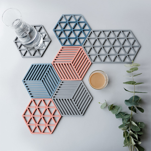 Nordic PVC tea coasters anti-slip dining mats heat-resistant insulating mats hollow pot mats bowl utensil heat-proof plastic dining mats