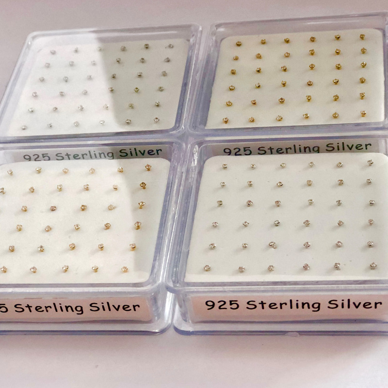 1.5 mm clear crystal nose stud