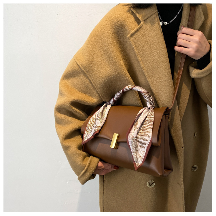 Fashion Messenger Single Shoulder Bag display picture 14