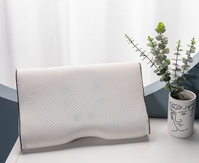 慢回弹记忆棉磁铁护颈枕 带磁铁蝶形学生成人枕头 男女通用|ms