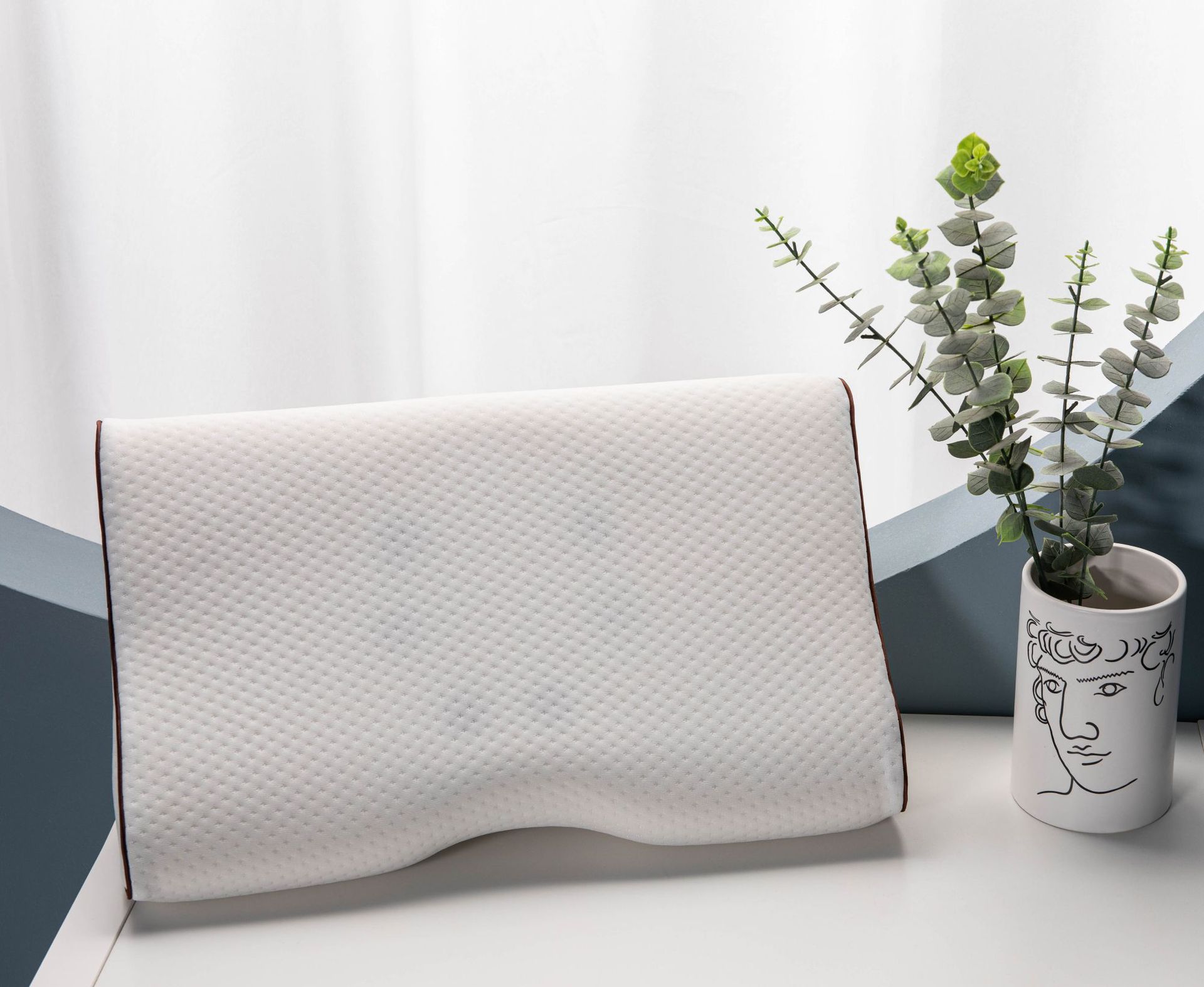 慢回弹记忆棉磁铁护颈枕 带磁铁蝶形学生成人枕头 男女通用|ms