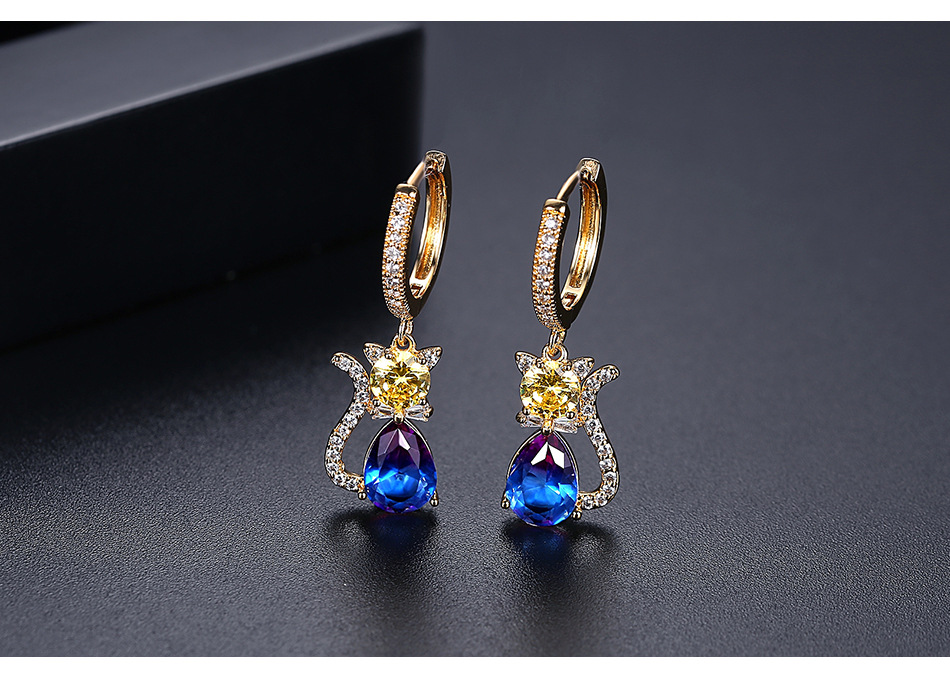 Boucles D'oreilles Fleur Sauvage Mignon Chat Pendentif Boucles D'oreilles En Cuivre Incrusté De Zirconium Boucles D'oreilles En Gros Nihaojewelry display picture 6