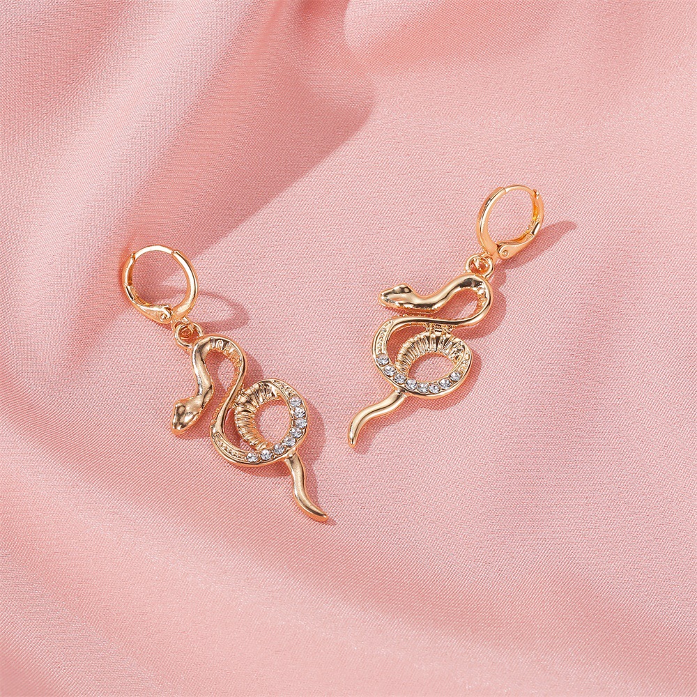 New Earrings Temperament Luxury Earrings Ear Buckle Personality Full Diamond Snake Shaped Long Earrings Ladies Earrings Wholesale Nihaojewelry display picture 7