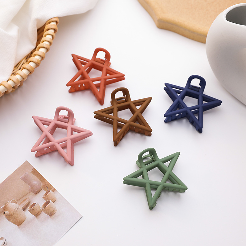 French Retro Catch Clip Large Bath Clip Cute Shower Hairpin Bath Frosted Peas Bean Pentagram Catch Clip Wholesale Nihaojewelry display picture 19