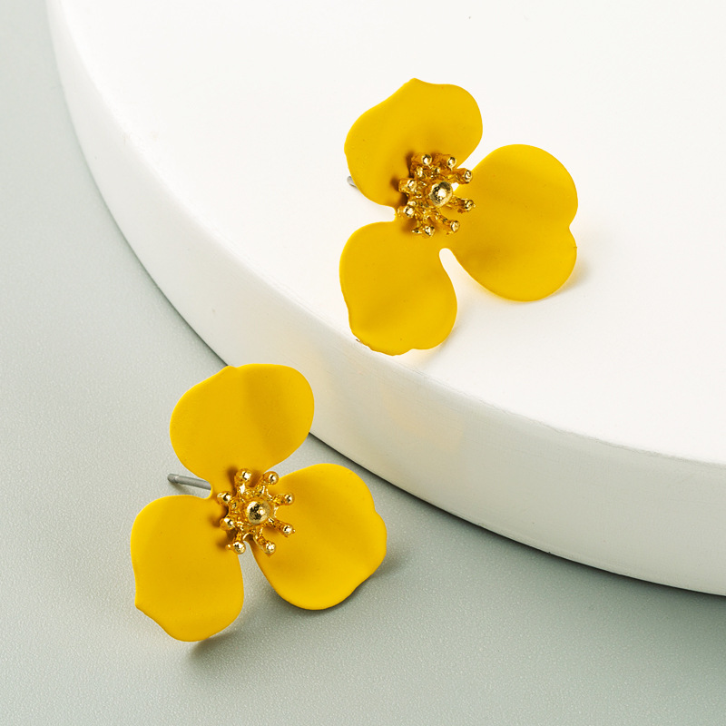 Fashion Exquisite Flower Alloy Earrings display picture 7