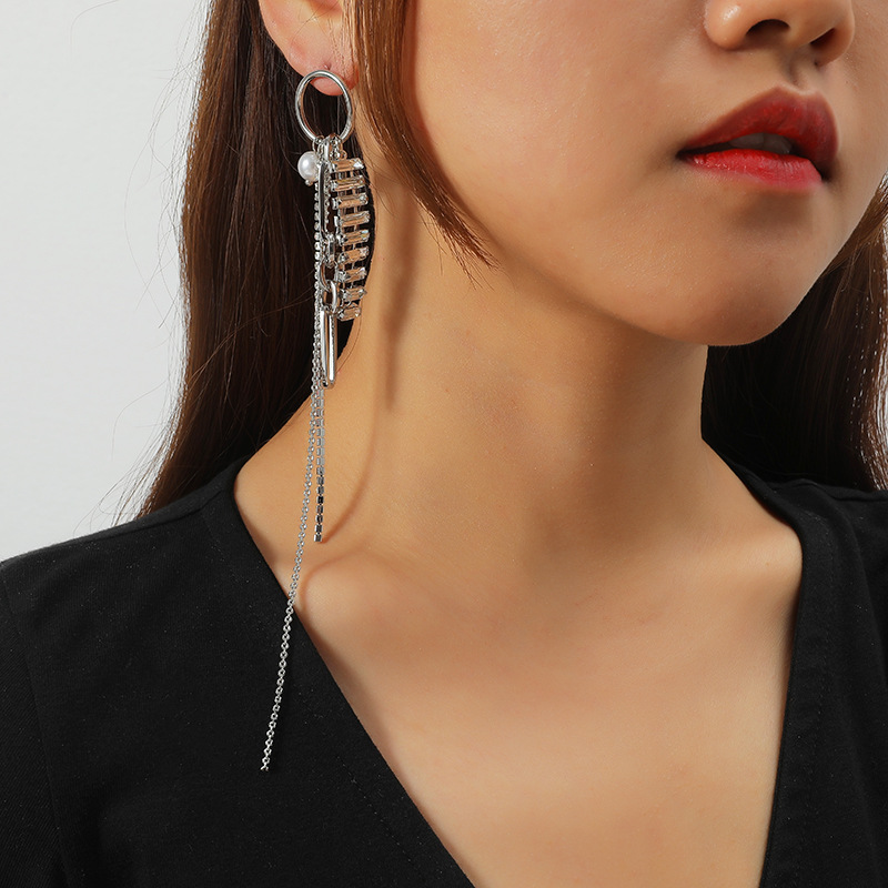 Fashion Long Tassel Diamond Exaggerated Earrings display picture 1