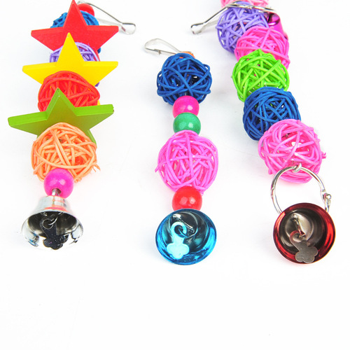 Parrot takraw ball toys, bird supplies, hanging cages, bird toys, takraw balls, wooden beads, bell strings, hand-woven pet accessories