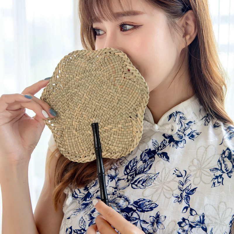 goods in stock summer manual Straw fan manual old-fashioned Chinese style Retro Straw Hand shake baby Mosquito repellent