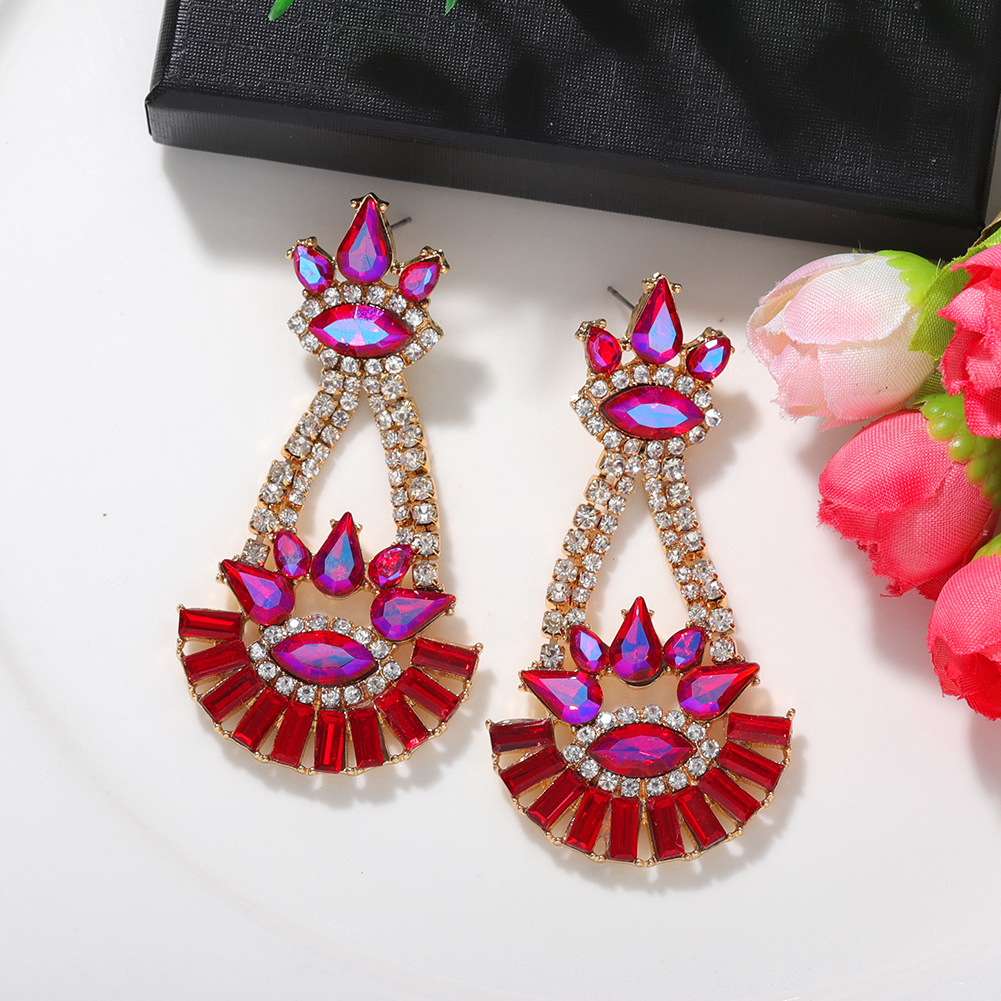 Exaggerated Diamond Eye Earrings Super Flash Full Diamond Earrings Trendy Temperament Creative Fashion Earrings Wholesale Nihaojewelry display picture 10