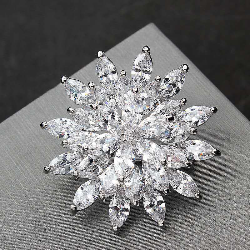 Venta caliente temperamento circón flor broche de las mujeres todo fósforo circón flor pin traje abrigo chal ramillete Accesorios