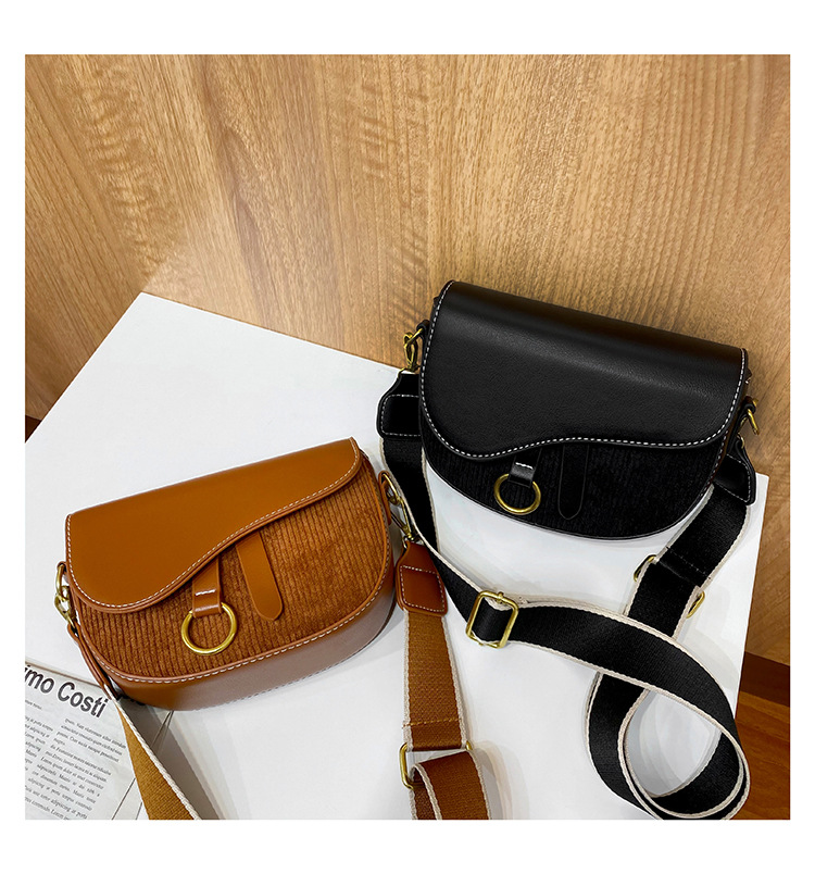 Retro Fashion Wide Shoulder Strap Saddle Bag display picture 9