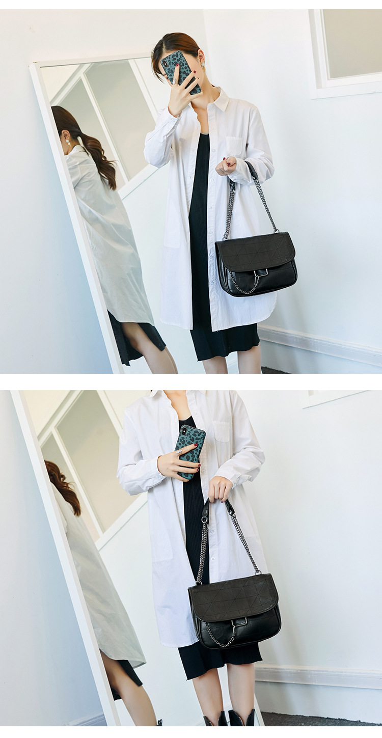 Black Quilted One Shoulder Crossbody Bag With Chain Strap_voghion.com