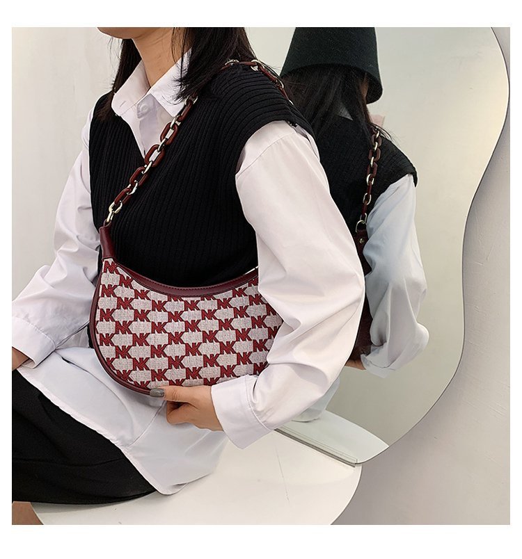 Armpit Shoulder Messenger Dumpling Bag display picture 20