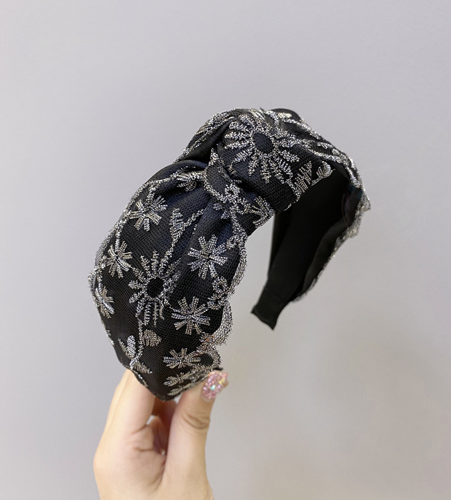 Korean Lace Headband Fashion Mesh Embroidery Flower Knotted Headband Wide Side Hair Hole Pressure Hair Band Wholesale Nihaojewelry display picture 4