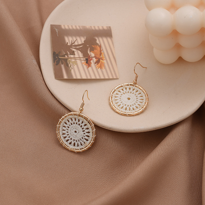 Fashionable retro earrings