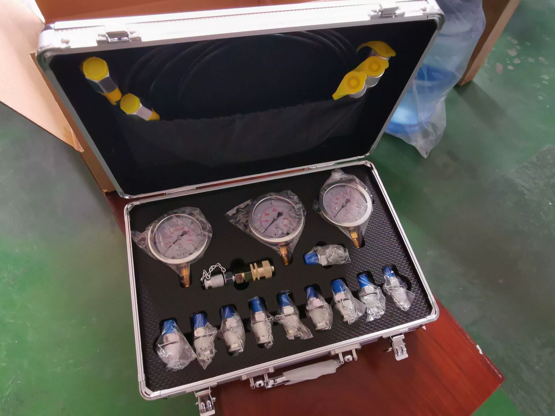 Заводская поставка на складе настраиваемый экскаватор 11 совместный испытательный манометр