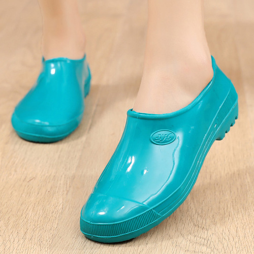 Water shoes women's waterproof non-slip kitchen work shoes rain boots shallow short tube middle-aged and elderly mother's shoes mud and water construction site shoes