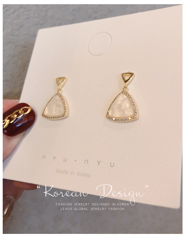 Triangle Mother-of-pearl New Trendy Exquisite Korean Alloy Women's Earrings display picture 9