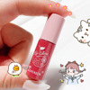 Colorless transparent glossy shiny lip gloss, plump lips effect