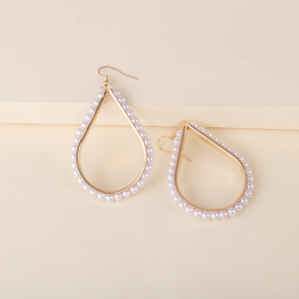 Retro Fashion Alloy Imitation Pearl Earrings display picture 8