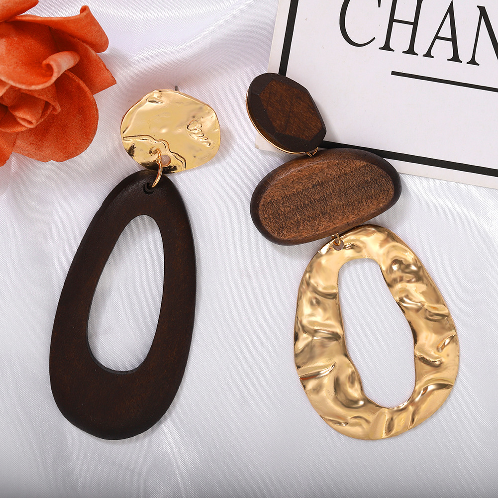 Fashion Alloy Resin Retro Stitching Earrings New Simple Earrings Women display picture 6