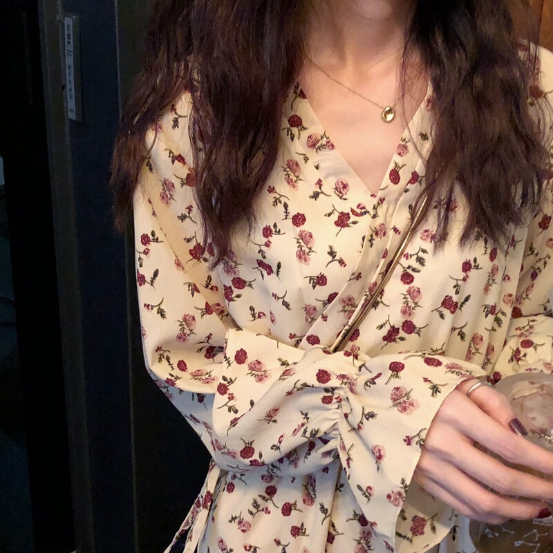 New dress women's long sleeve printed slim fit slimming V-neck butterfly sleeve high waist lace-up mid-length dress women's fashion New dress women's long sleeve printed slim fit slimming V-neck butterfly sleeve high waist lace-up mid-length dress women's fashion