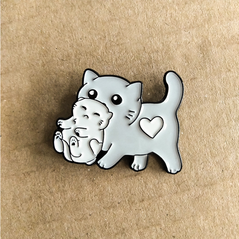 Cute Cartoon Cat Mother With Kitten Alloy Brooch display picture 1
