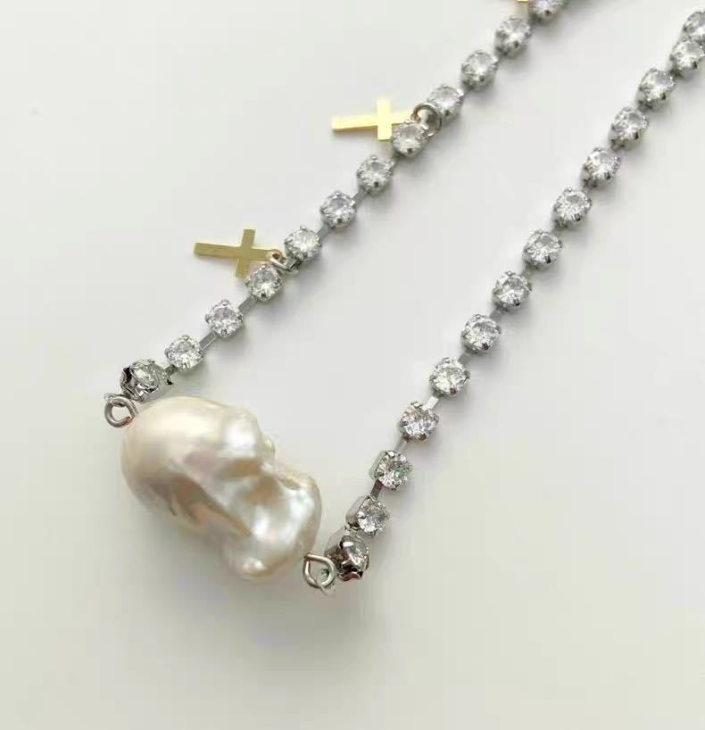 Collier En Alliage Simple De Croix De Diamant Clignotant Perle Baroque Pour Femme display picture 12