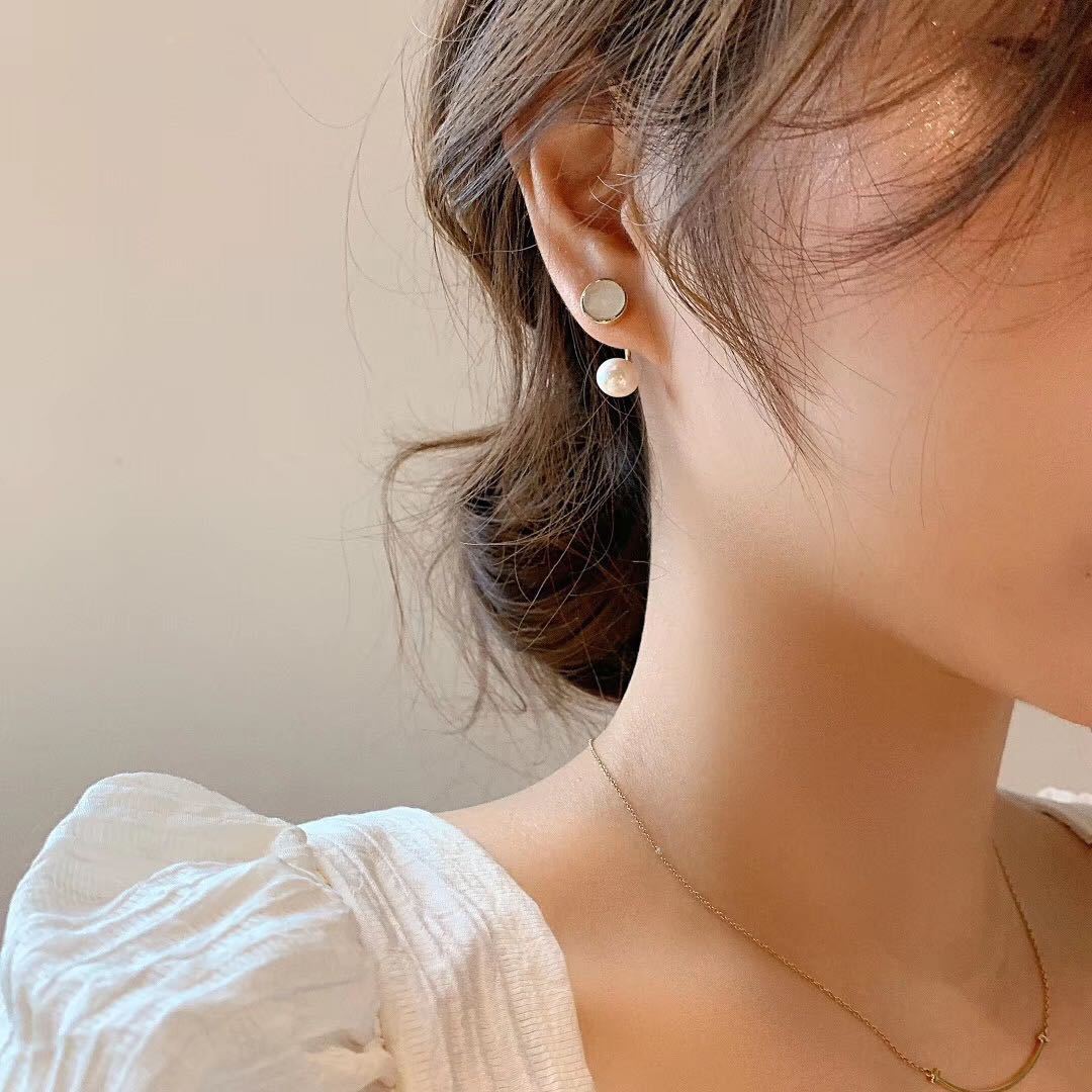 Korean Round Shell Bright Pearl Rear Hanging Earrings S925 Silver Needle Semicircle Earrings Wholesale Nihaojewelry display picture 2