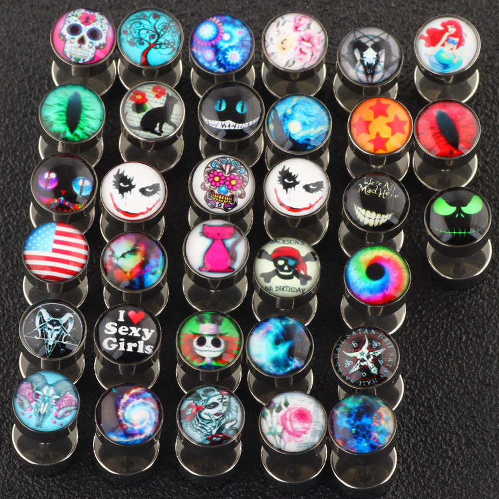 16G labret stud size and finish detail
