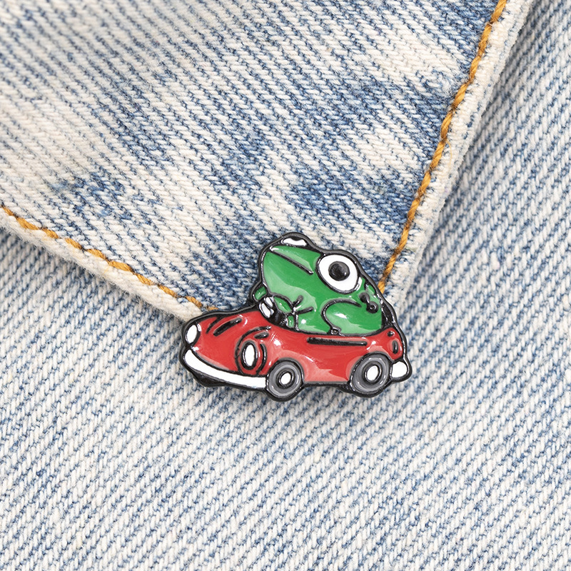 Cartoon Brooch Mini Naughty Frog Motoring Brooch display picture 2