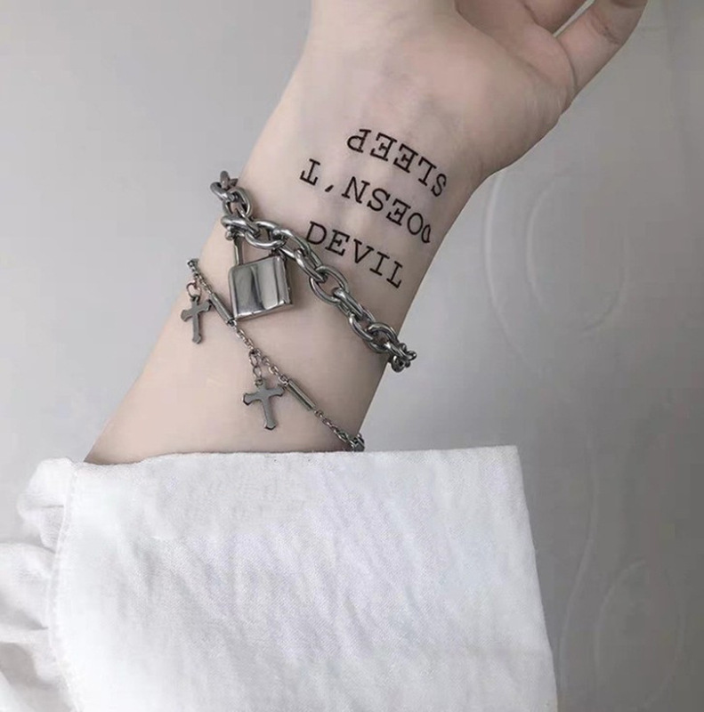 The place of imprisonment Japan and South Korea Net red earth cool hip hop dark wind lovers disco titanium steel cross bracelet chain bracelet The place of imprisonment Japan and South Korea Net red earth cool hip hop dark wind lovers disco titanium steel cross bracelet chain bracelet