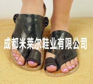 Customized foreign trade new 2020 Summer neutral beach shoes Korean leather slippers toe sandals 35-48 yards