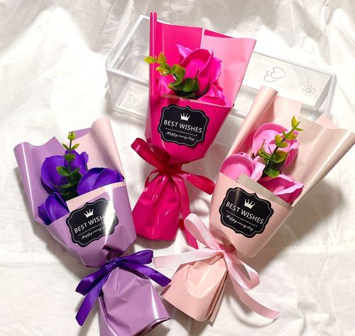 三八女王节礼物送女神三朵玫瑰香皂花花束礼盒五层地推商超活动