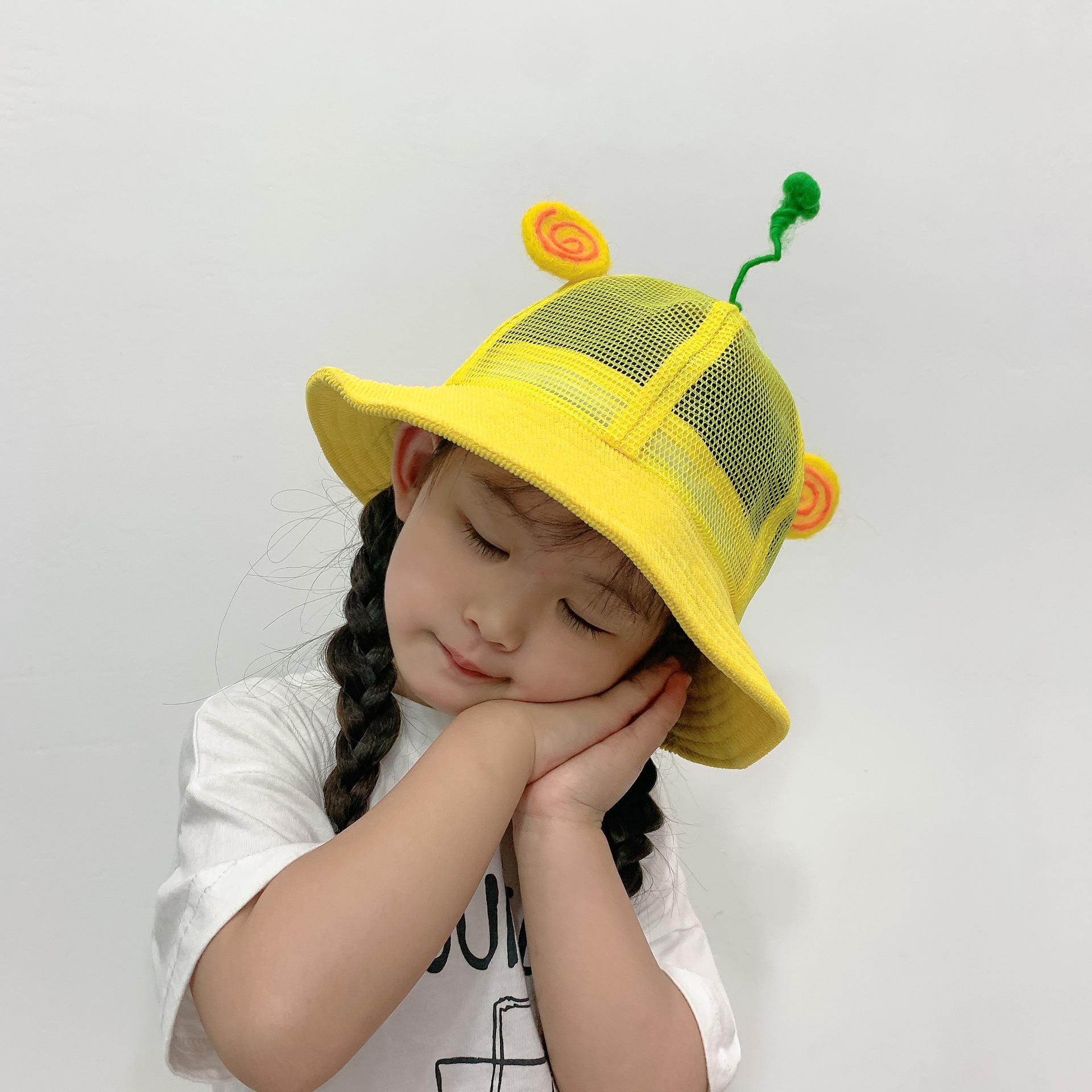 Summer Mesh Children's Hats Custom Hats Small Yellow Hats Sunscreen Parent-child Basin Hats display picture 8