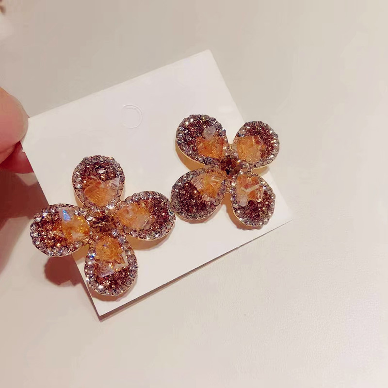 1 Pair Exaggerated Flower Alloy Plating Artificial Gemstones Women's Ear Studs display picture 6