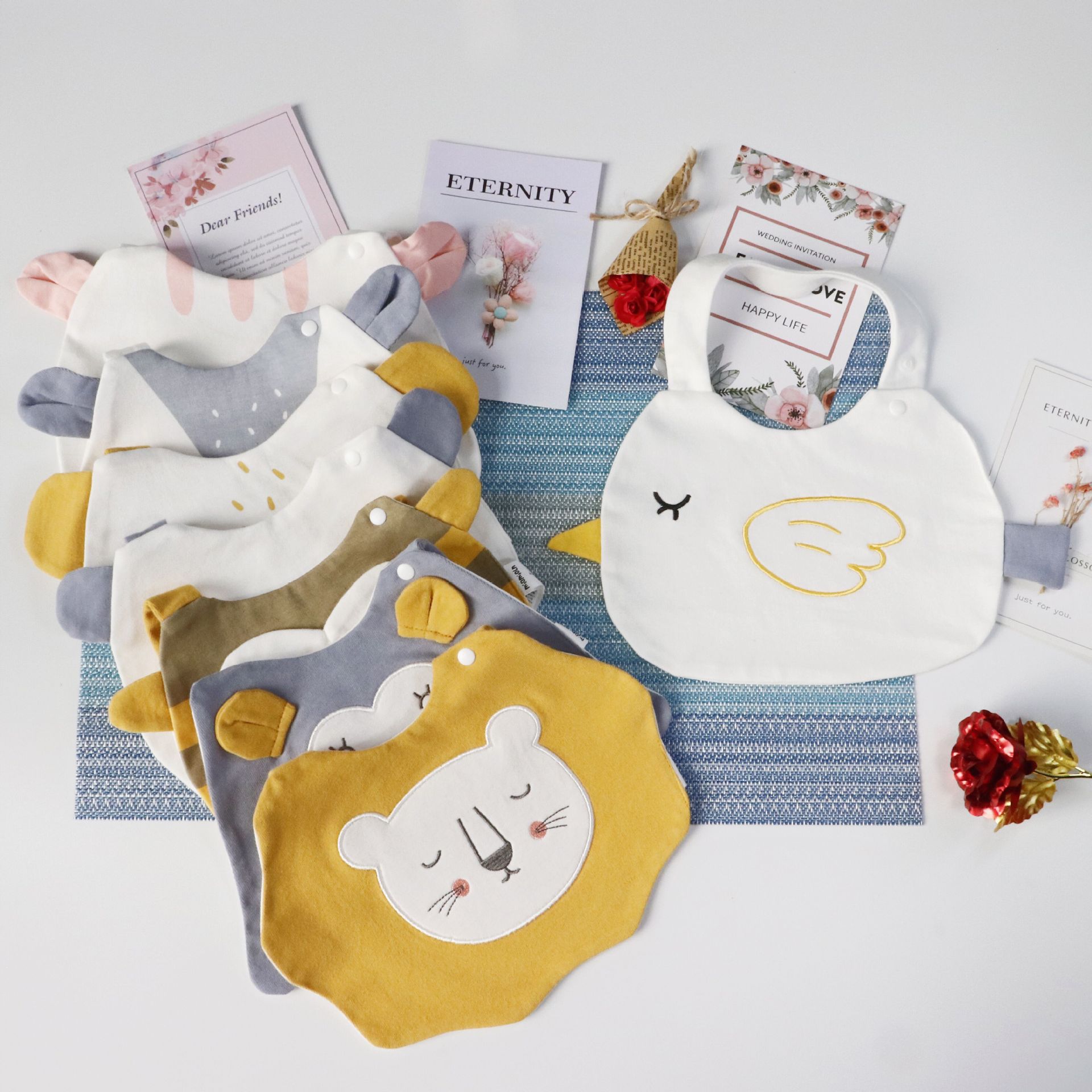 卡通形象防水围嘴