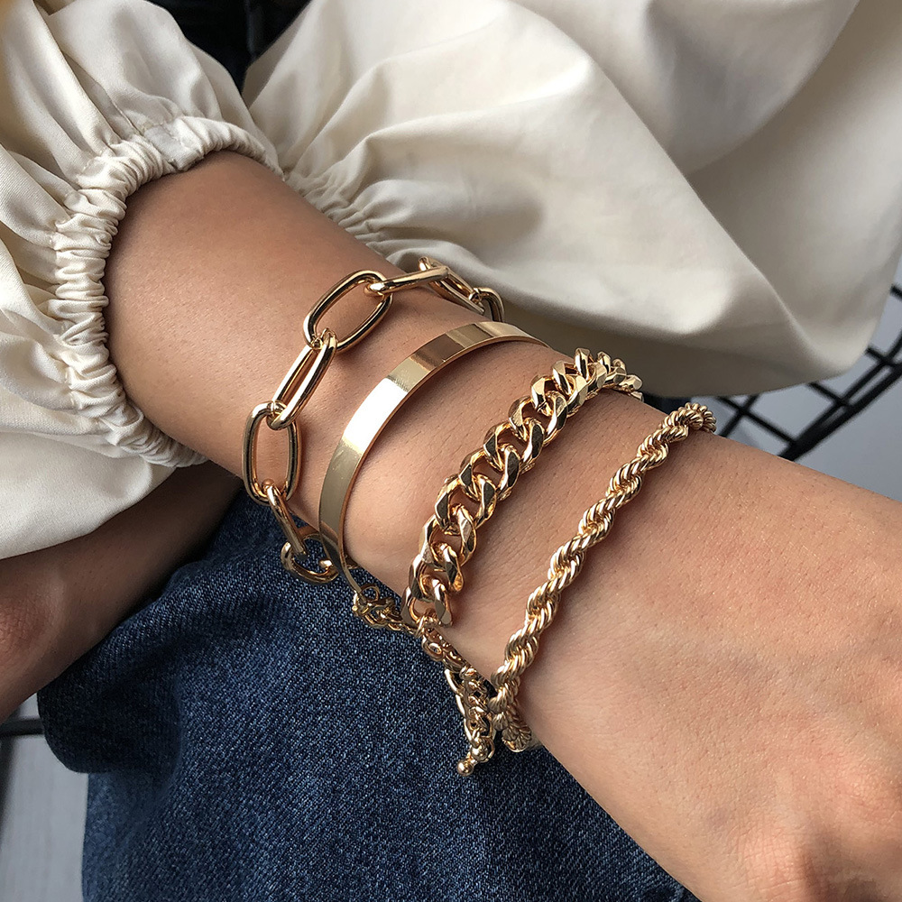 Fashion New Women's Bracelet Alloy Thick Bracelet Fashion Gold Bracelet Nihaojewelry display picture 3