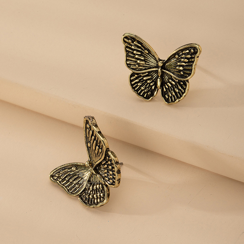 Fashion Retro Butterfly Charm Metal Alloy Earrings For Women Wholesale display picture 1