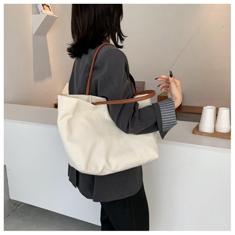 New Large-capacity Women's New Trendy Fashion All-match Shoulder Portable Tote Bag display picture 15