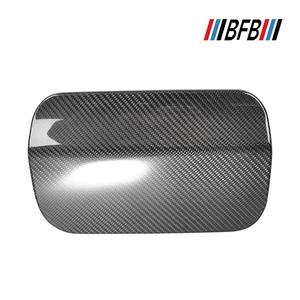 BMW 3 Seriyası F30 F31 F38 2012-2018 üçün karbon lifli yanacaq çəni qapağı stikeri