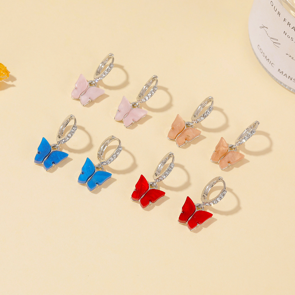 Coréen Meilleure Vente Boucles D&#39;oreilles Papillon Acrylique Coloré Diamant Couleur Douce En Gros display picture 5