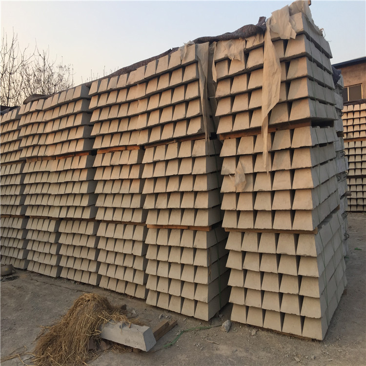 现货供应油浸枕木 铁路防腐枕木 耐腐蚀耐虫蛀 矿山沥青枕木