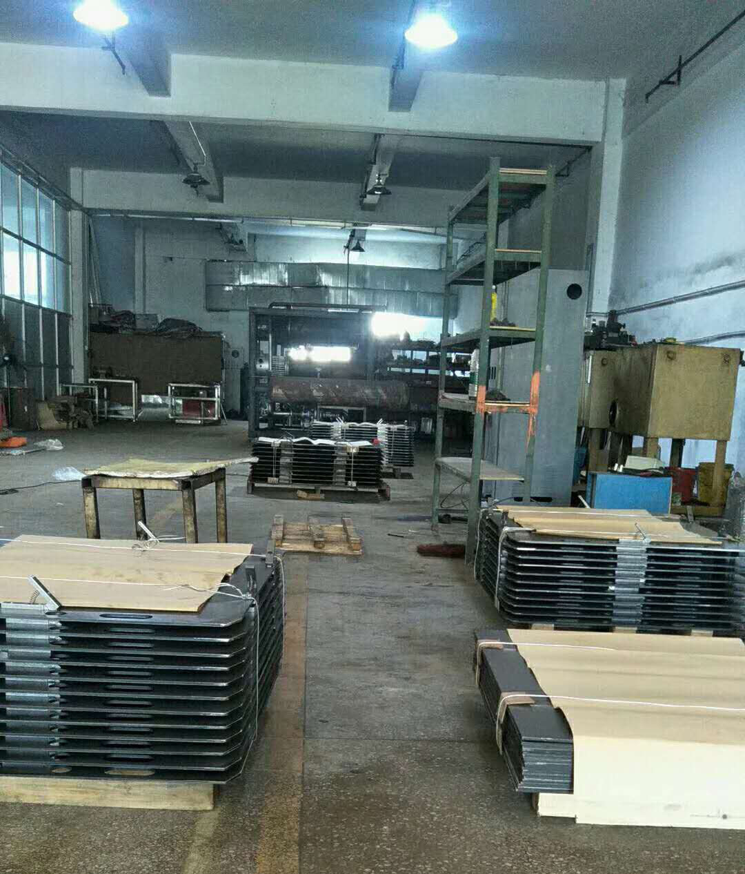 层压机用承载盘