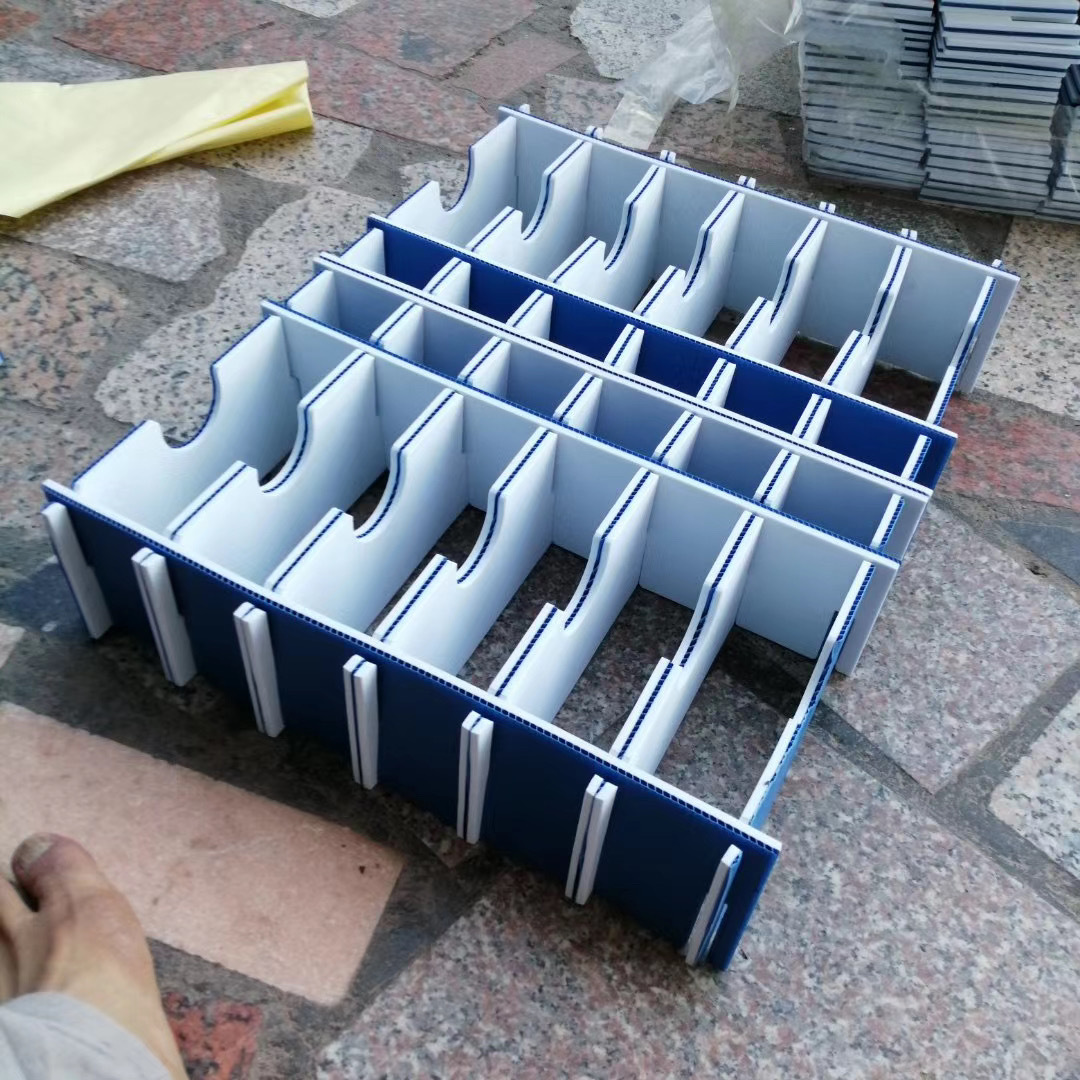 工厂生产pp板白色塑料广告材料刀卡 可贴EVA 珍珠棉 隔板周转箱