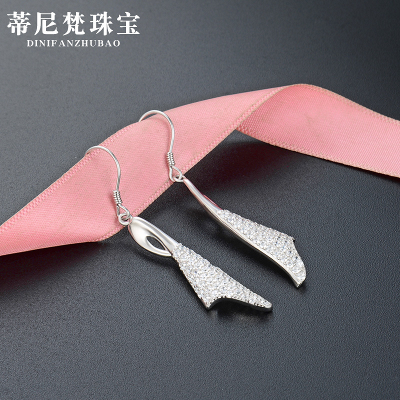 Elegante zircon pendientes largos para mujeres 925 plata esterlina nicho diseño elegante de alto grado gancho para la oreja 2023 nuevos pendientes