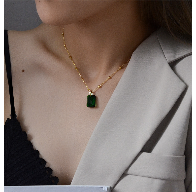 Retro Light Luxury All-match Peacock Emerald Gem Pendant Minimalist Titanium Steel Necklace display picture 7