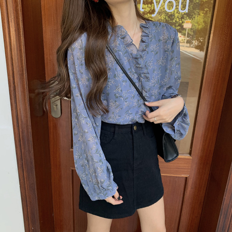 The 2022 new style of Korean-style, gentle and stylish floral chiffon sweater for women, long-sleeved base layer and puffed sleeve top pic 19