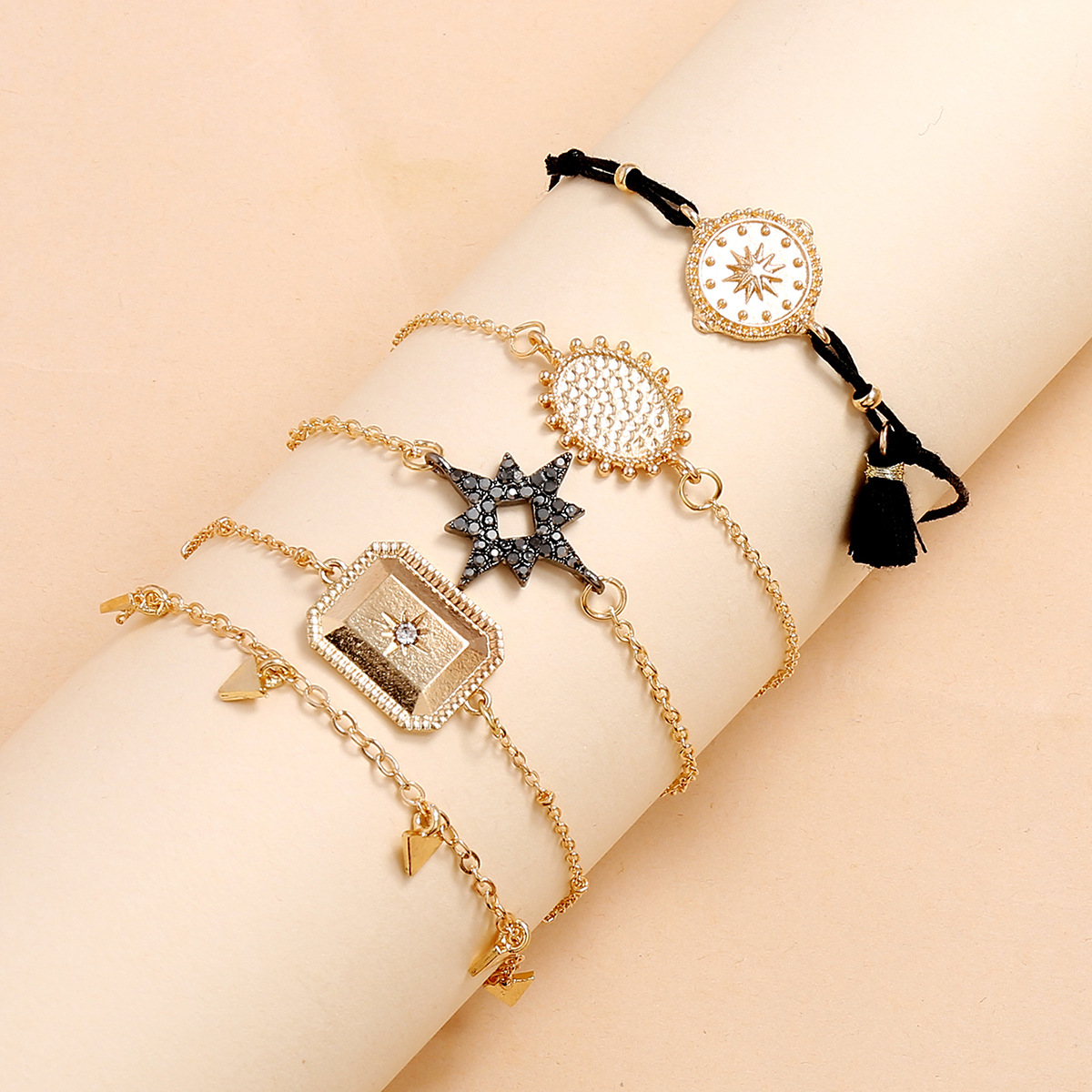 Black Fringed Diamond Five-pointed Star Five-piece Geometric Square Triangle Set Bracelet display picture 1